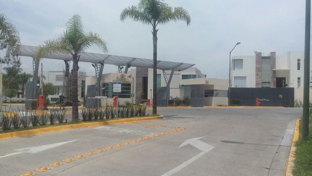 CONTROL DE ACCESO VEHICULAR EN EL FRACC. PARQUES VIRREYES