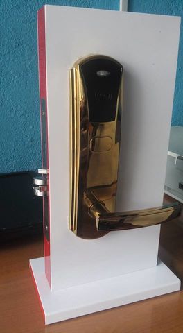 INSTALACIÓN DE CHAPA HOTELERA