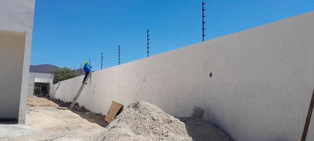 INSTALACION DE 6 HILOS EN CERCO ELECTRICO