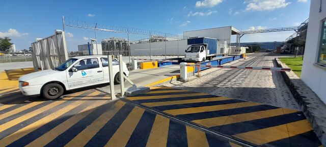 BARRERA VEHICULAR SERVOMOTOR ONETECH