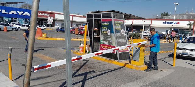 CAMBIO DE PLUMA DAÑADA DE 6 METROS